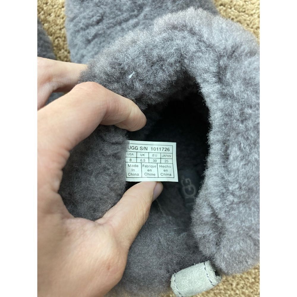 UGG Amary Sheepskin Fur Slipper Bootie - Picture 6 of 8
